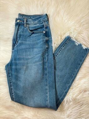 American Eagle Outfitters Medium Blue Ankle Crop Jeans